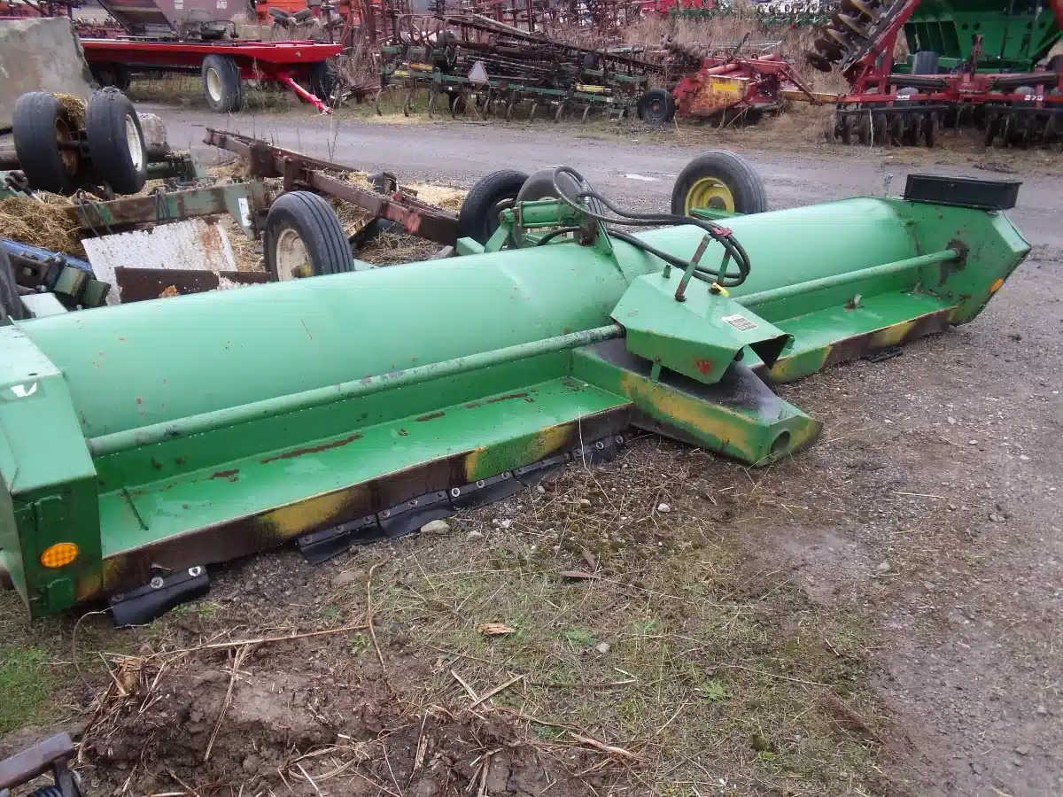 Broyeur à fléaux John Deere 27