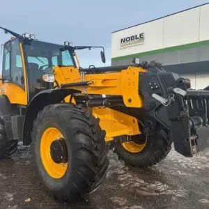 Chargeuse sur pneus JCB TM420 2023