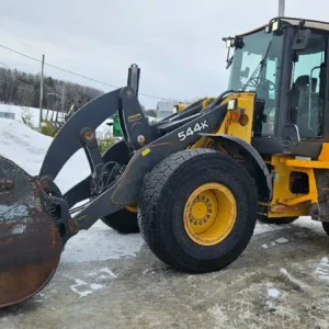 Chargeuse sur pneus John Deere 544K 2009