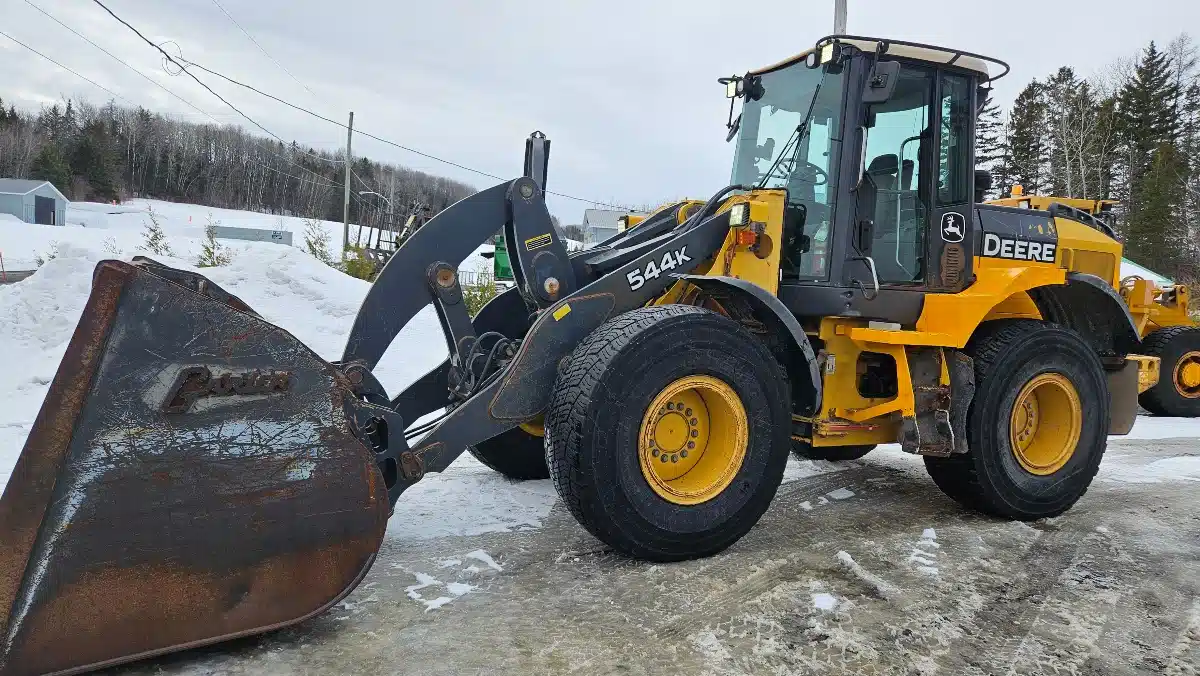 Chargeuse sur pneus John Deere 544K 2009
