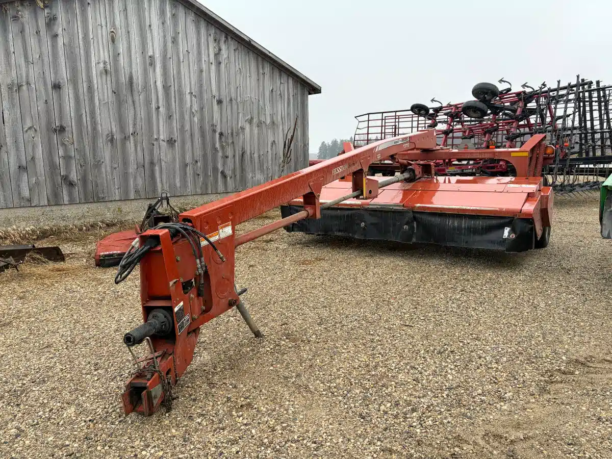 Faucheuse-conditionneuse à disques Massey Ferguson 1372