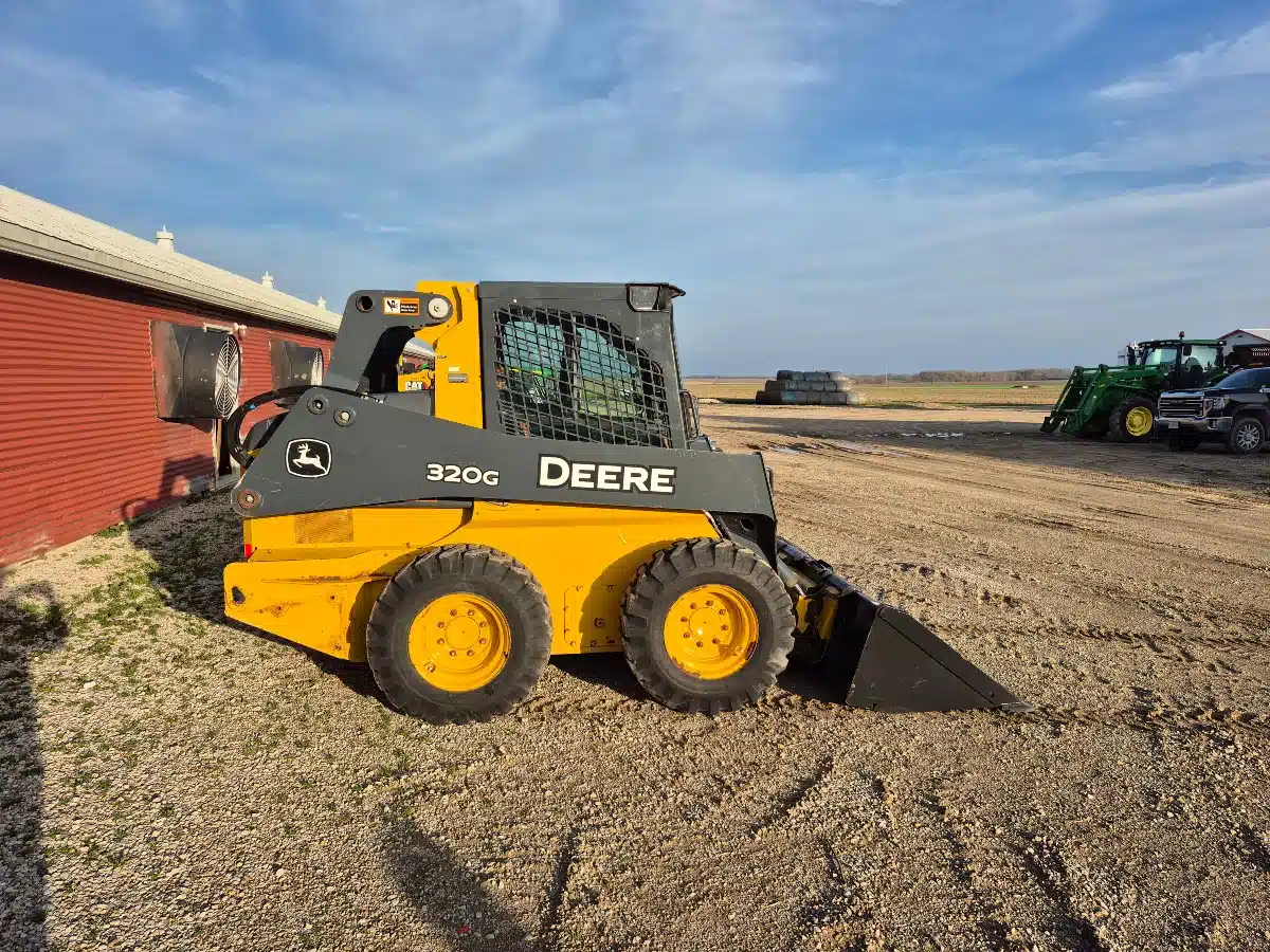 Chargeuse compacte John Deere 320G